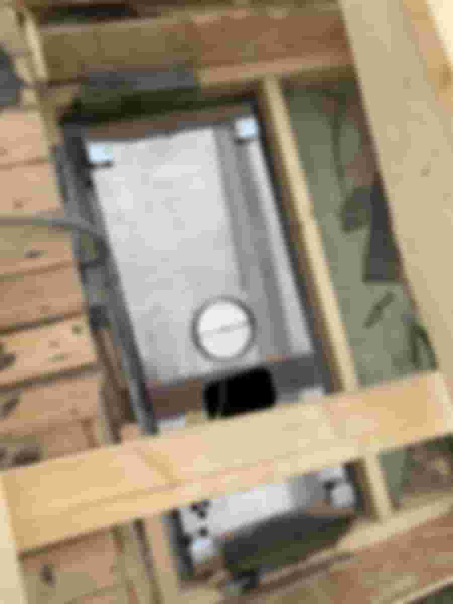 Ventilationshål på taket, små framsteg i renoveringen.