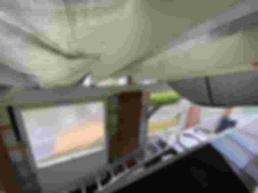 Presenning täcker uterummet för att skydda mot regnvatten.