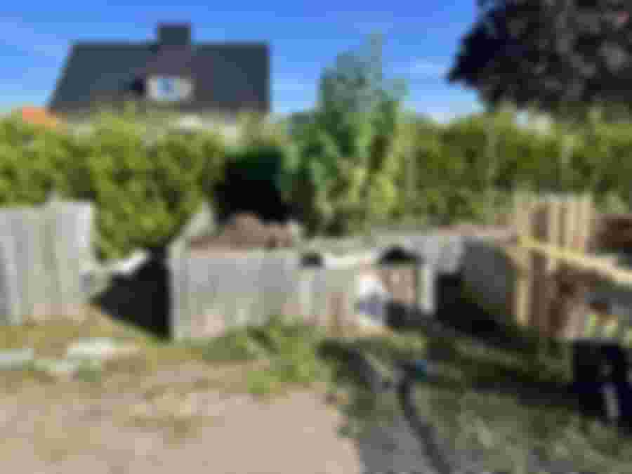 Rivning av gammal odlingslåda för nytt förråd och växthus.